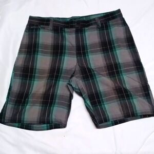 Point‎ Zero Men's Plaid Green& Black   Casual Shorts 38